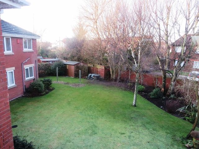  Image of 1 Bedroom Flat  To Rent at Meadow View  Southport, PR8 6PW