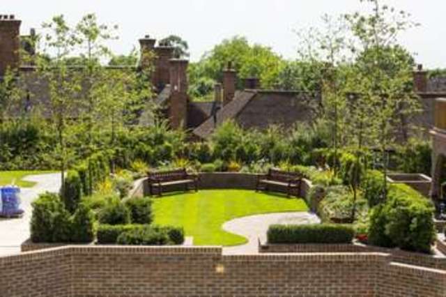  Image of 2 Bedroom Apartment  For Sale at Mill Hill London Mill Hill, NW7 4DR