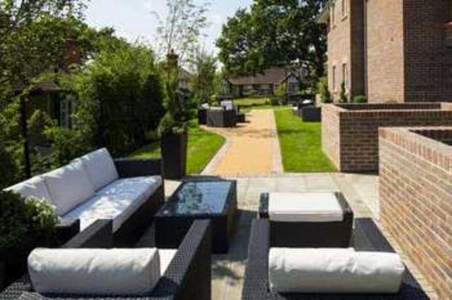  Image of 2 Bedroom Apartment  For Sale at Mill Hill London Mill Hill, NW7 4DR