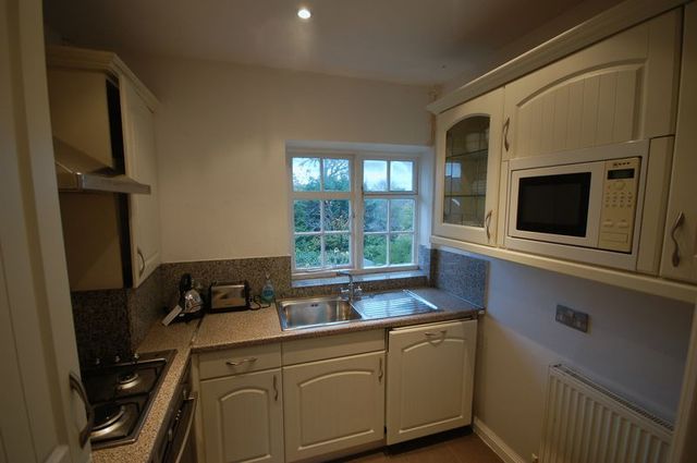  Image of 2 Bedroom Flat  To Rent at Neale Close  Hampstead Garden Suburb, N2 0LF