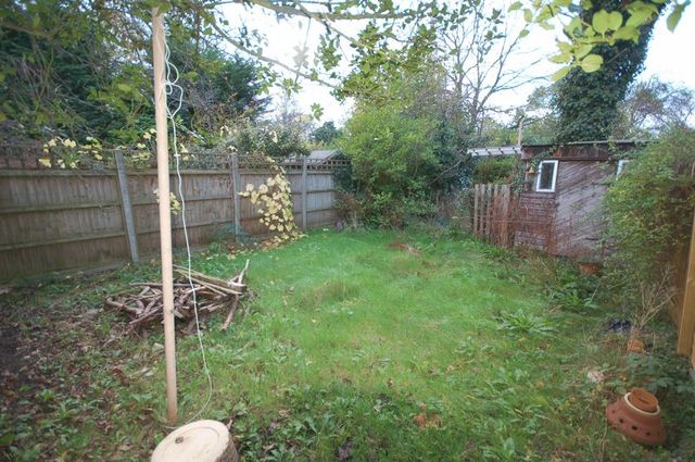  Image of 2 Bedroom Flat  To Rent at Neale Close  Hampstead Garden Suburb, N2 0LF