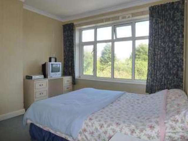  Image of 3 Bedroom Semi-Detached  For Sale at Abingdon, OX14 2EE