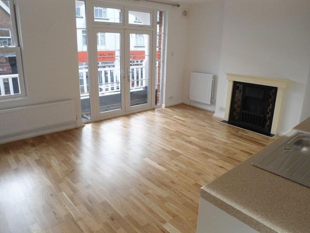  Image of 2 Bedroom Flat  To Rent at Aldwick Road  Bognor Regis, PO21 2PE