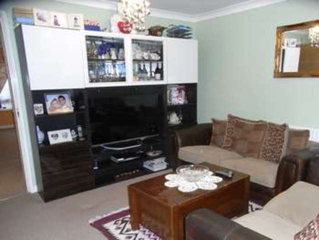 Image of 2 Bedroom Property  For Sale at Pellow Close  BARNET, EN5 2UP
