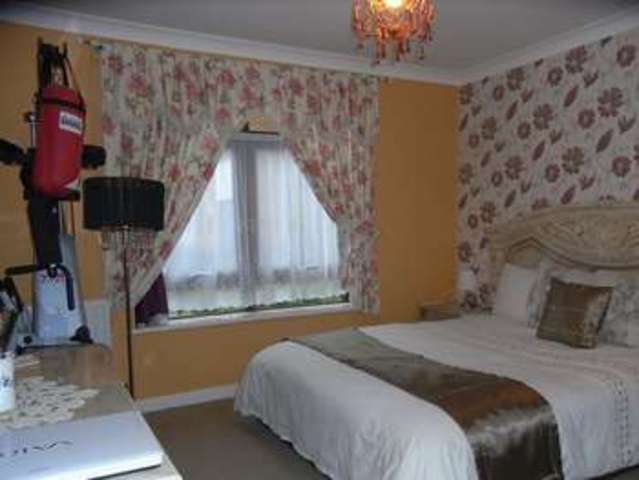  Image of 2 Bedroom Property  For Sale at Pellow Close  BARNET, EN5 2UP