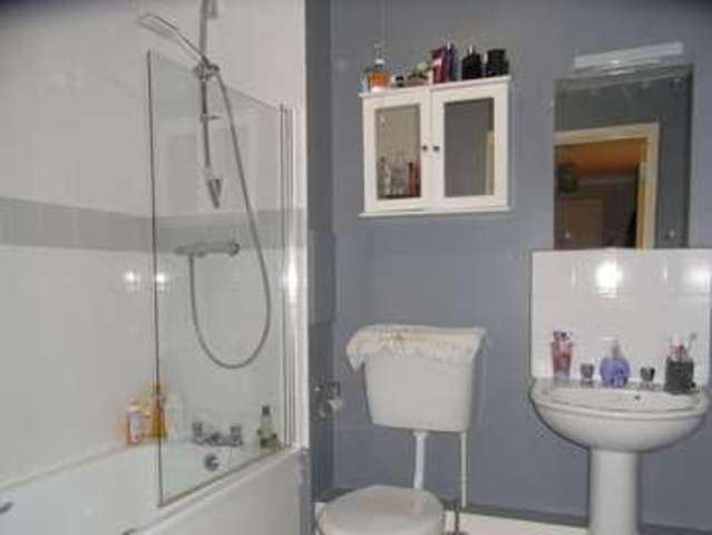  Image of 2 Bedroom Property  For Sale at Pellow Close  BARNET, EN5 2UP