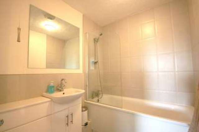  Image of 1 Bedroom Flat  For Sale at Beckenham Kent Beckenham, BR3 6PP