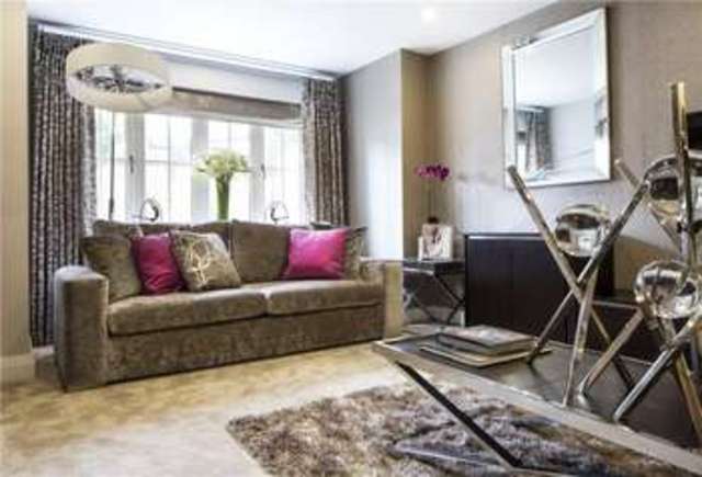  Image of 2 Bedroom Apartment  For Sale at Bushey Hertfordshire Bushey Heath, WD23 1AQ