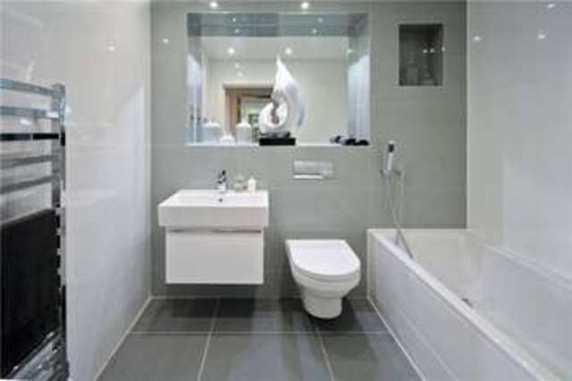  Image of 2 Bedroom Apartment  For Sale at Bushey Hertfordshire Bushey Heath, WD23 1AQ