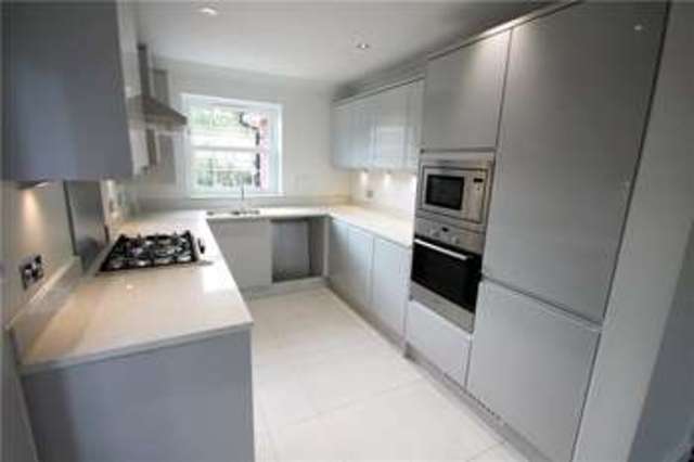  Image of 3 Bedroom Terraced  For Sale at Radlett Hertfordshire Radlett, WD7 8NE