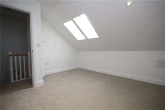  Image of 3 Bedroom Terraced  For Sale at Radlett Hertfordshire Radlett, WD7 8NE