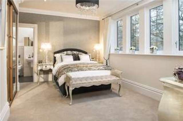  Image of 6 Bedroom Detached  For Sale at The Common Stanmore Stanmore, HA7 3HT