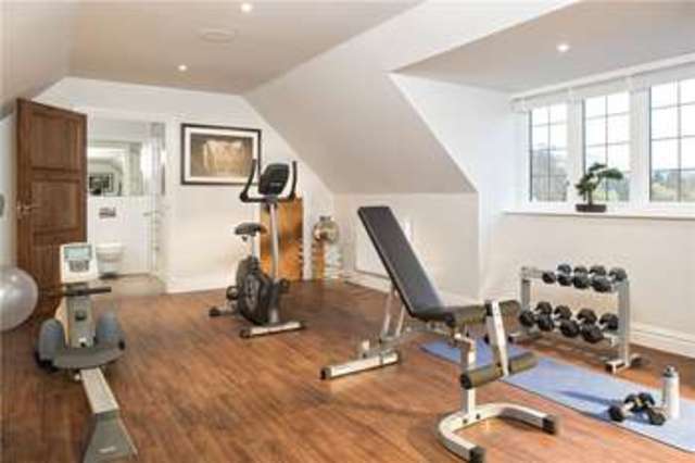  Image of 6 Bedroom Detached  For Sale at The Common Stanmore Stanmore, HA7 3HT