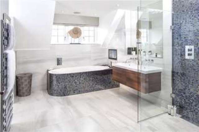  Image of 6 Bedroom Detached  For Sale at The Common Stanmore Stanmore, HA7 3HT