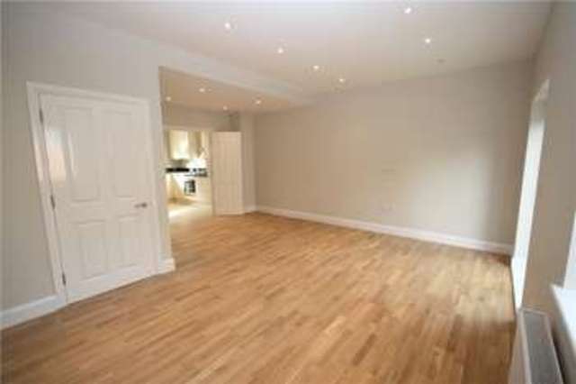  Image of 3 Bedroom Terraced  For Sale at Northolt  Northolt, UB5 5TS