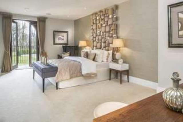  Image of 5 Bedroom Apartment  For Sale at The Common Stanmore Stanmore, HA7 3HT