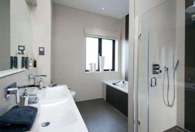  Image of 5 Bedroom Apartment  For Sale at The Common Stanmore Stanmore, HA7 3HT