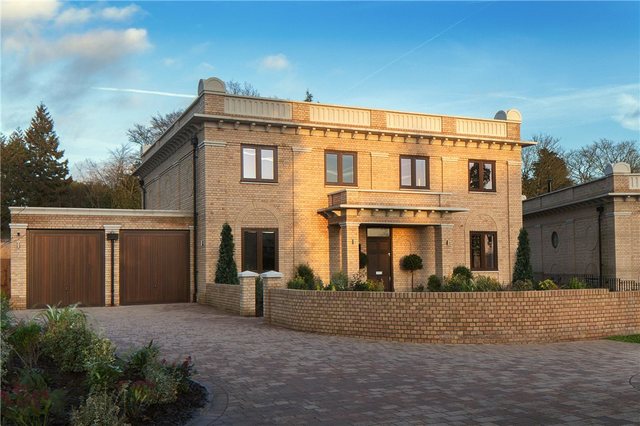  Image of 5 Bedroom Detached  For Sale at The Common Stanmore Stanmore, HA7 3HT
