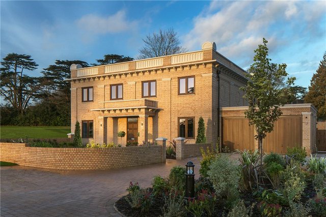  Image of 5 Bedroom Detached  For Sale at The Common Stanmore Stanmore, HA7 3HT