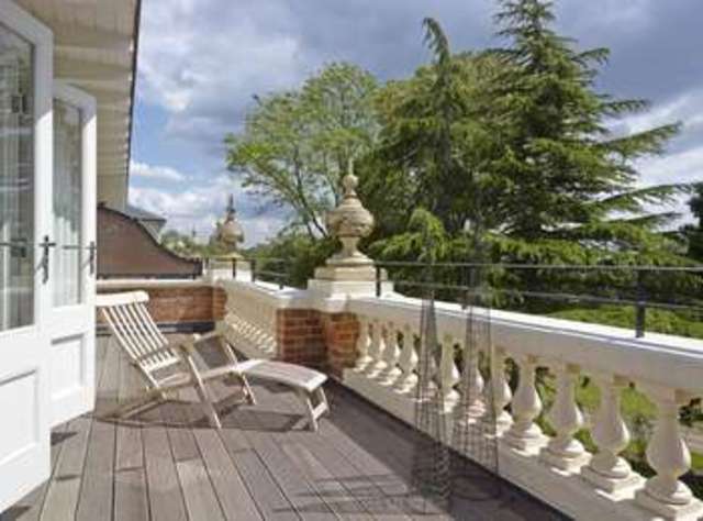  Image of 3 Bedroom Terraced  For Sale at The Common Stanmore Stanmore, HA7 3HT