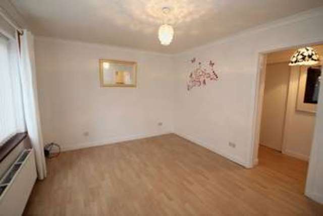  Image of 2 Bedroom Flat  For Sale at Preston Terrace  Sauchie, FK10 3FB