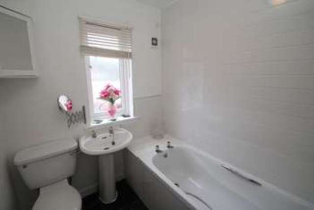  Image of 2 Bedroom Flat  For Sale at Preston Terrace  Sauchie, FK10 3FB