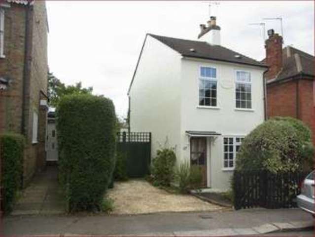  Image of 3 Bedroom Property  For Sale at Puller Road  HIGH BARNET, EN5 4HQ