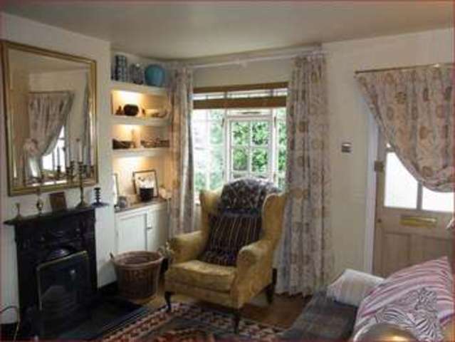 Image of 3 Bedroom Property  For Sale at Puller Road  HIGH BARNET, EN5 4HQ