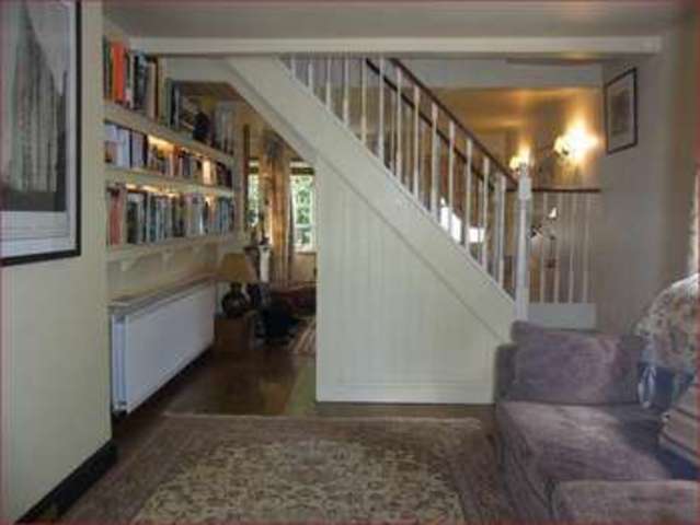  Image of 3 Bedroom Property  For Sale at Puller Road  HIGH BARNET, EN5 4HQ