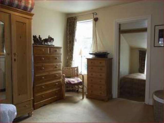  Image of 3 Bedroom Property  For Sale at Puller Road  HIGH BARNET, EN5 4HQ