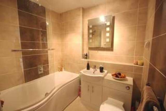  Image of 2 Bedroom Flat  To Rent at Beckenham Kent Beckenham, BR3 1HS