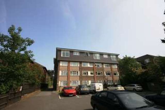  Image of 2 Bedroom Flat  To Rent at Beckenham Kent Beckenham, BR3 1HS