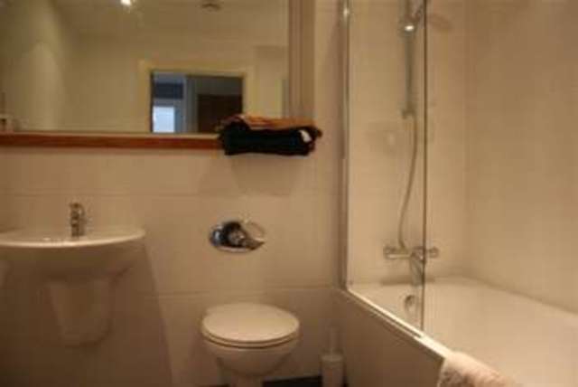  Image of 2 Bedroom Flat  To Rent at Leeds, LS9 8BN