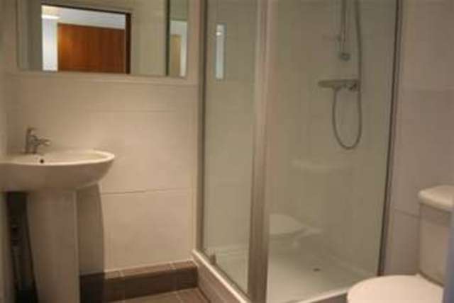  Image of 2 Bedroom Flat  To Rent at Leeds, LS9 8BN