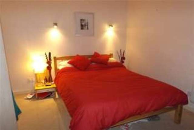  Image of 2 Bedroom Flat  To Rent at Leeds, LS1 5PQ