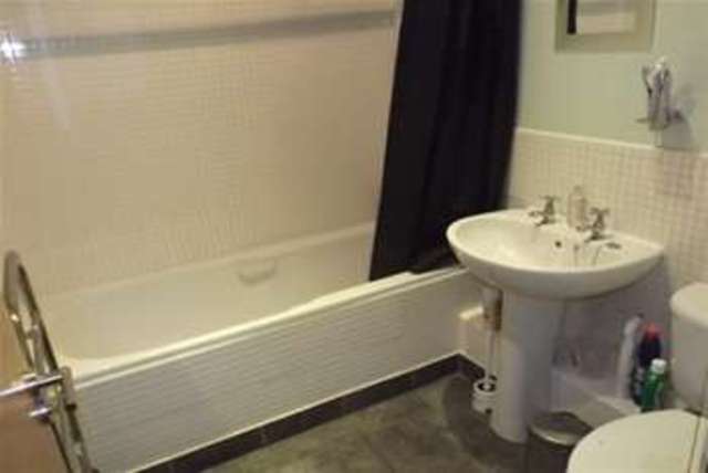  Image of 2 Bedroom Flat  To Rent at Leeds, LS1 5PQ