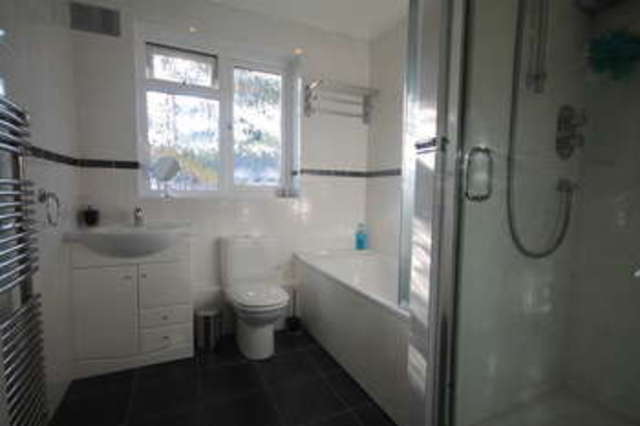  Image of 2 Bedroom Flat  For Sale at Beckenham, BR3 5AE