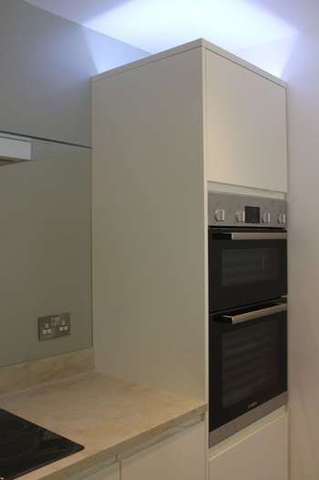  Image of 2 Bedroom Flat  For Sale at Southsea Hampshire, PO4 0QJ