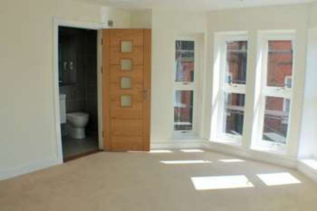  Image of 2 Bedroom Flat  For Sale at Southsea Hampshire, PO4 0QJ