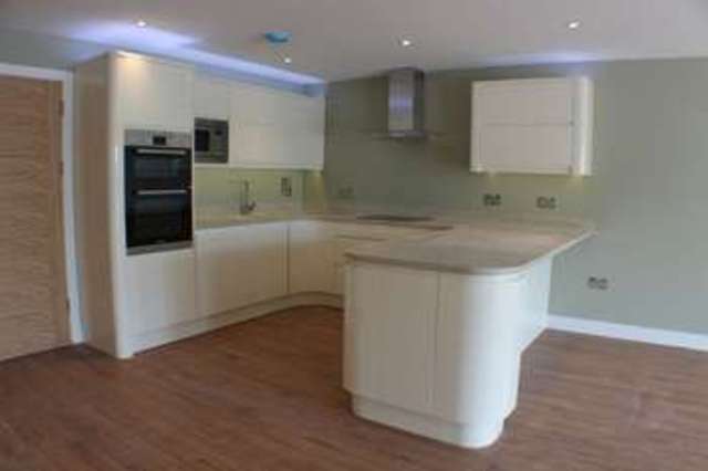  Image of 2 Bedroom Flat  For Sale at Southsea Hampshire, PO4 0RW