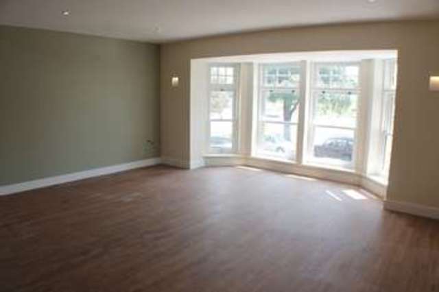  Image of 2 Bedroom Flat  For Sale at Southsea Hampshire, PO4 0RW