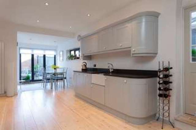  Image of 5 Bedroom Terraced  For Sale at Southsea Hampshire, PO4 0QU