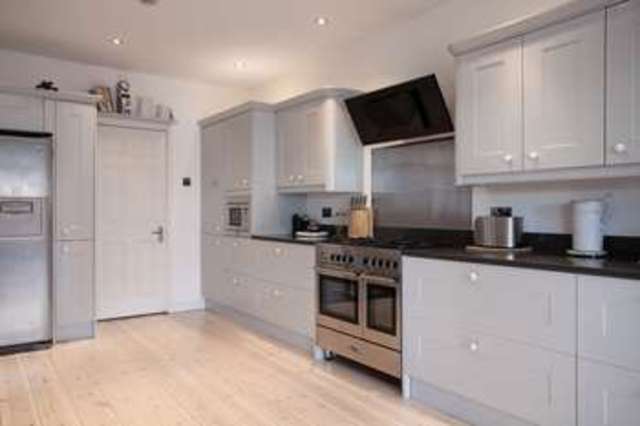  Image of 5 Bedroom Terraced  For Sale at Southsea Hampshire, PO4 0QU
