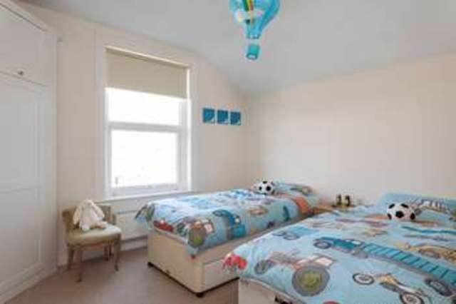  Image of 5 Bedroom Terraced  For Sale at Southsea Hampshire, PO4 0QU
