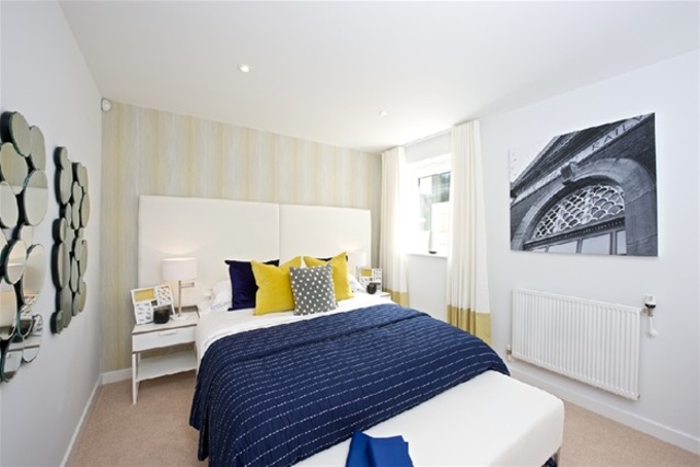  Image of 3 Bedroom Flat  For Sale at Orpington, BR5 3NH