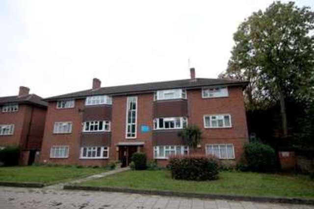  Image of 2 Bedroom Ground Flat  For Sale at Southend Road Beckenham Kent, BR3 1SH