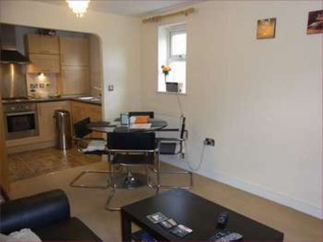  Image of 2 Bedroom Flat  For Sale at Station Road New Barnet Barnet, EN5 1QA