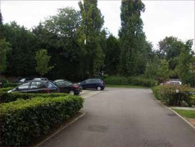  Image of 2 Bedroom Flat  For Sale at Station Road New Barnet Barnet, EN5 1QA