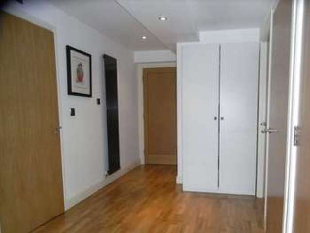  Image of 2 Bedroom Property  For Sale at Station Road New Barnet Barnet, EN5 1QA
