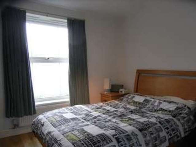  Image of 2 Bedroom Property  For Sale at Station Road New Barnet Barnet, EN5 1QA